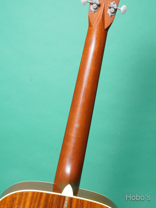 MARTIN OM-28 Marquis 4