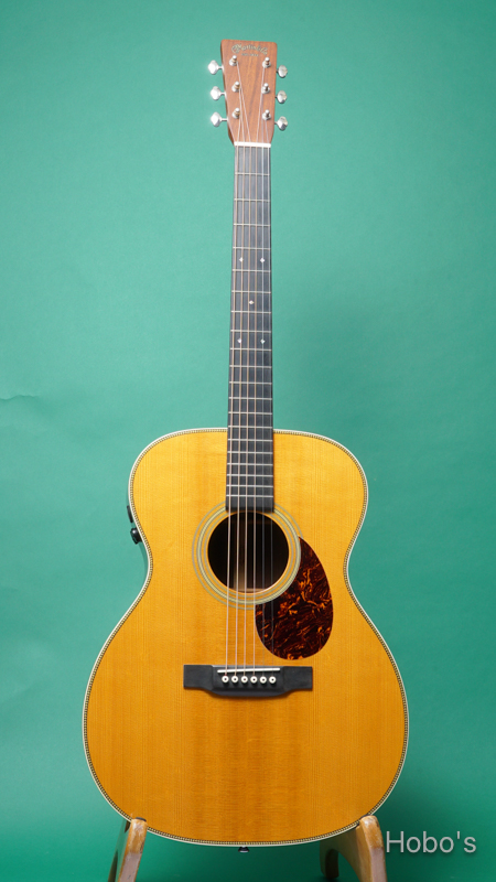 MARTIN OM-28E Retro FRONT