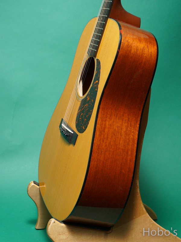 MARTIN D-18V 8
