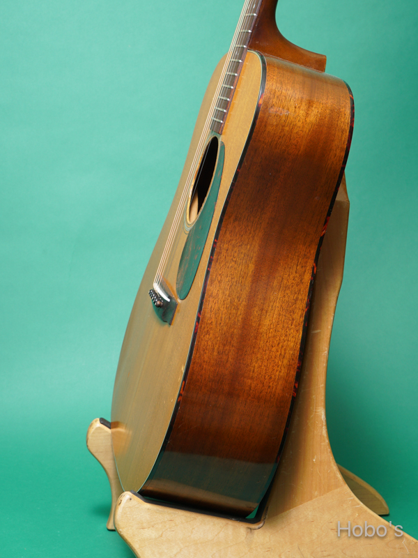 MARTIN D-18  8