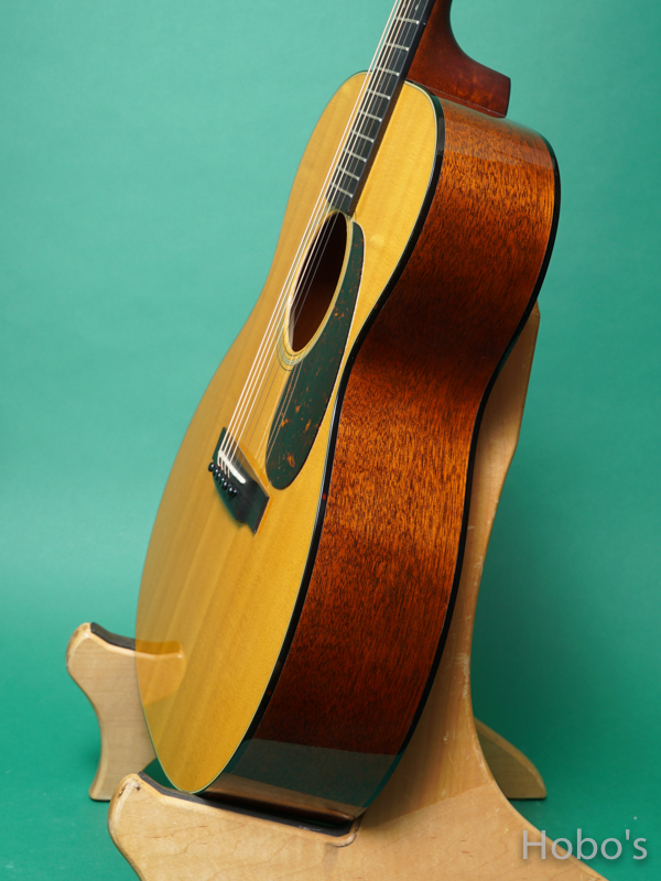 MARTIN OOO-18 STANDARD 8