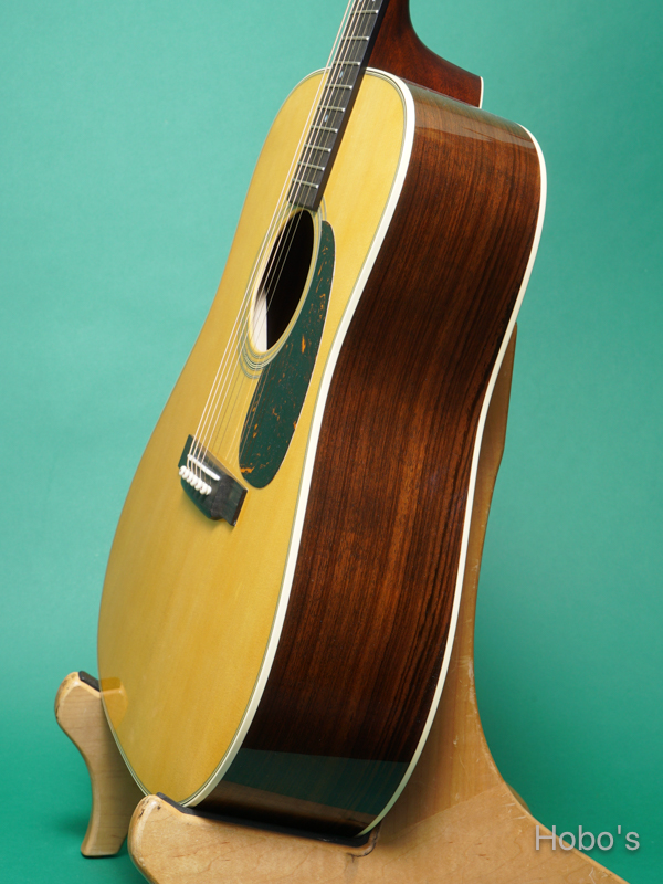 MARTIN D-28 Satin Amberburst 8