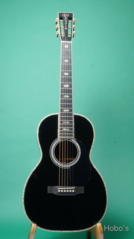 MARTIN OO-45 Custom "All Black Color" FRONT