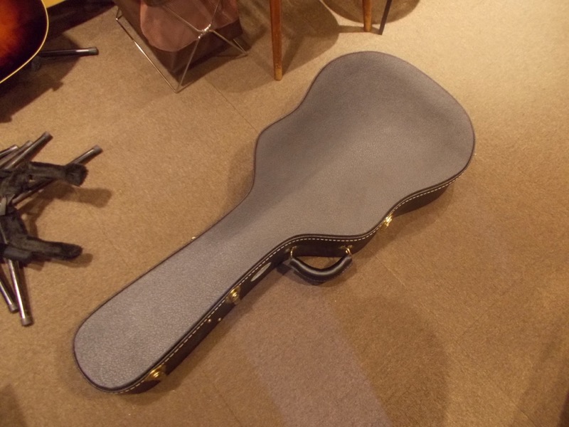 MARTIN OOO-28 Custom "Adirondack / Guatemalan Rosewood"  CASE