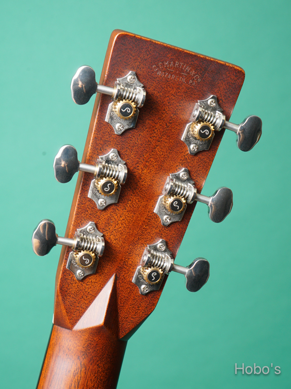 MARTIN OOO-28 Custom "Adirondack / Guatemalan Rosewood"  2