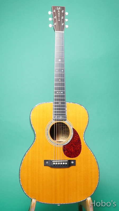 MARTIN OM-42PS "Paul Simon Signature Model" FRONT