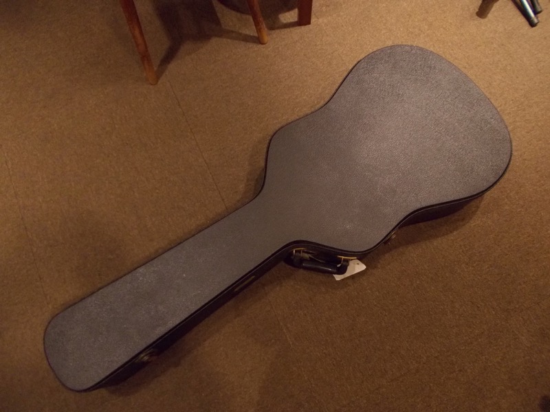 MARTIN HD-28 Custom "Italian Alpine Spruce Top"    CASE