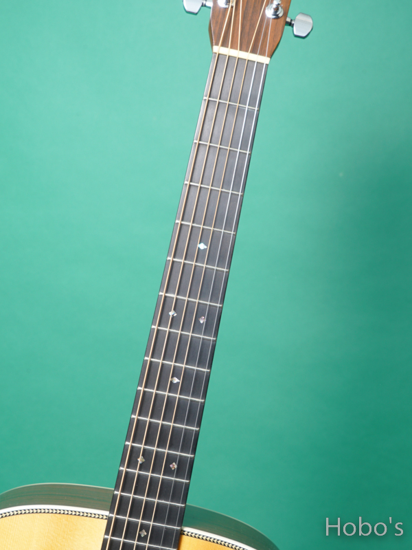 MARTIN HD-28 Custom "Italian Alpine Spruce Top"    3