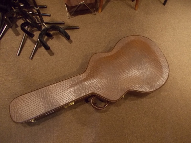 MARTIN OOO-21 CASE