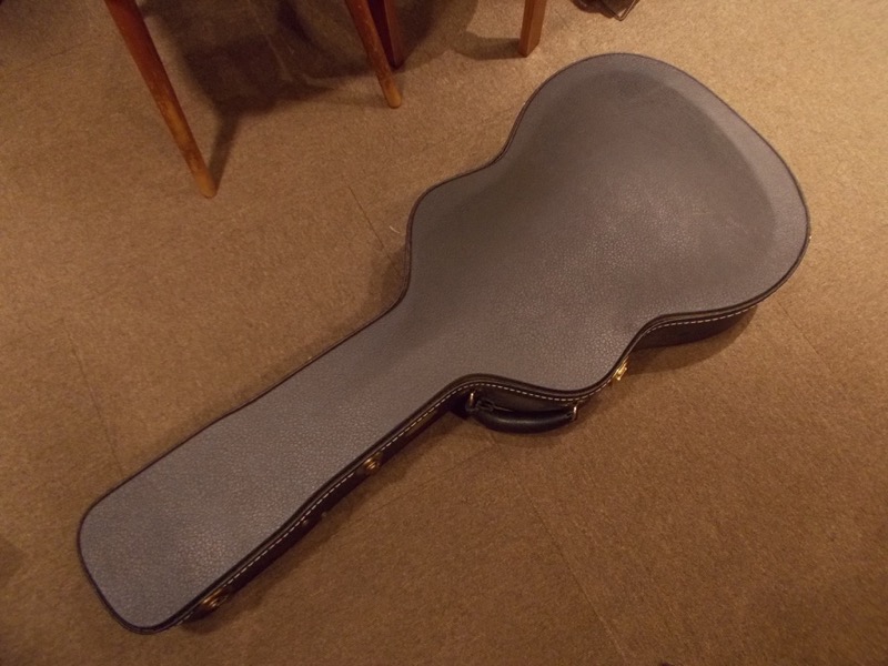 MARTIN OM Chris Hillman "Custom Artist Edition"    CASE
