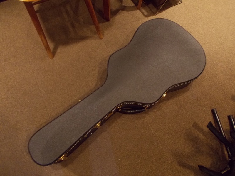 MARTIN OM-45 Custom "Adirondack / Guatemalan Rosewood" CASE
