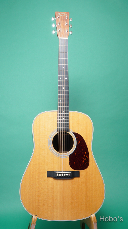 MARTIN D-28 Custom "VTS Sitka Spruce Top" FRONT