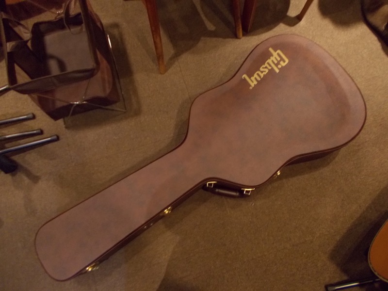 GIBSON J-45 STANDARD CASE
