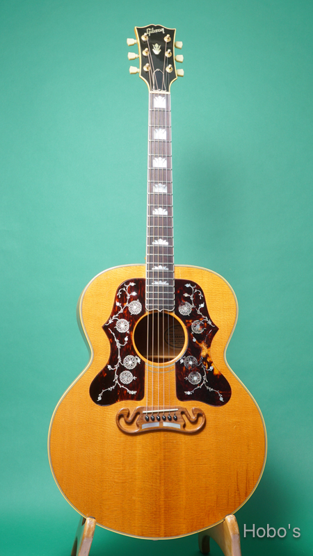 GIBSON J-200 FRONT