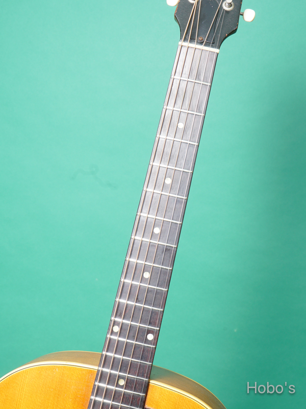 GIBSON J-50 3