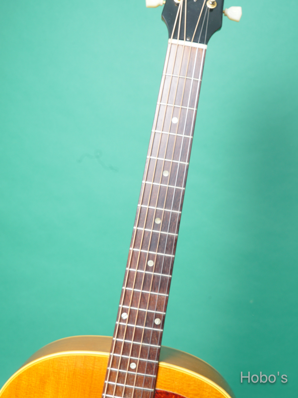 GIBSON J-50 3