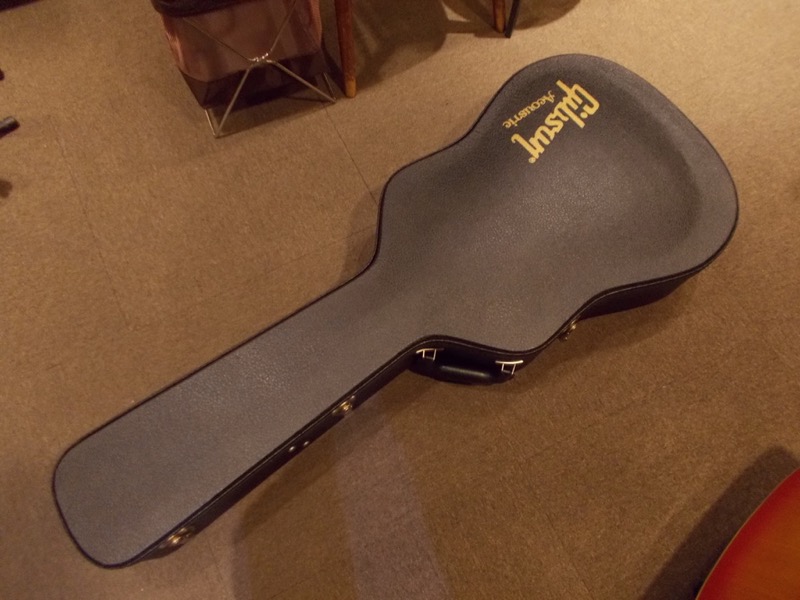 GIBSON J-45 CASE