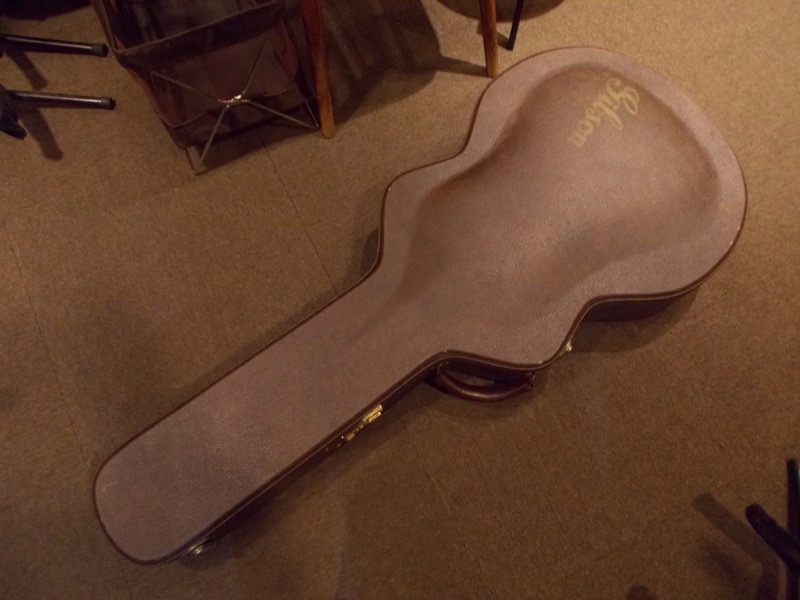 GIBSON SJ-200 Custom  ”Adirondack / Brazilian Rosewood"  CASE