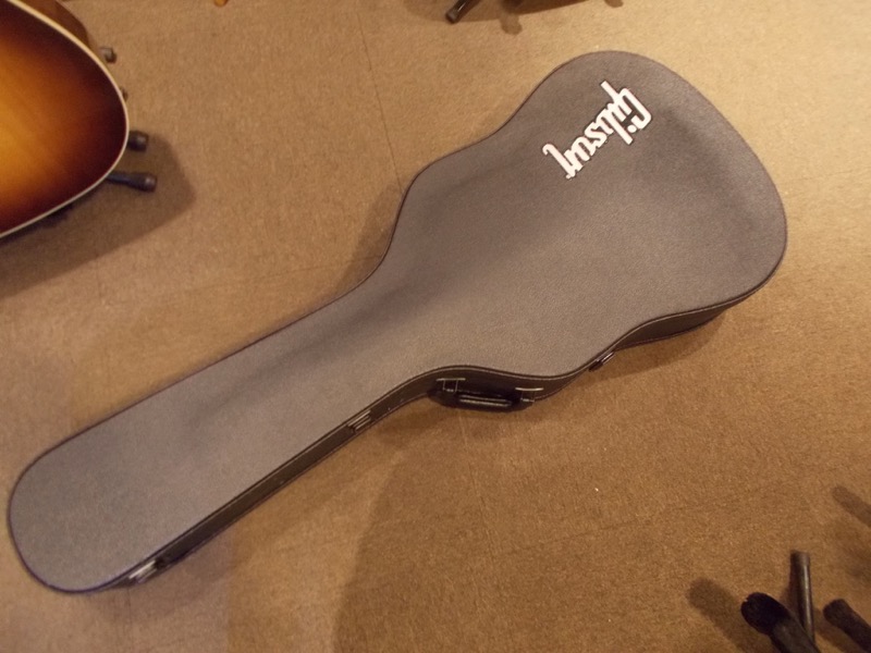 GIBSON J-45 Studio Walnut CASE