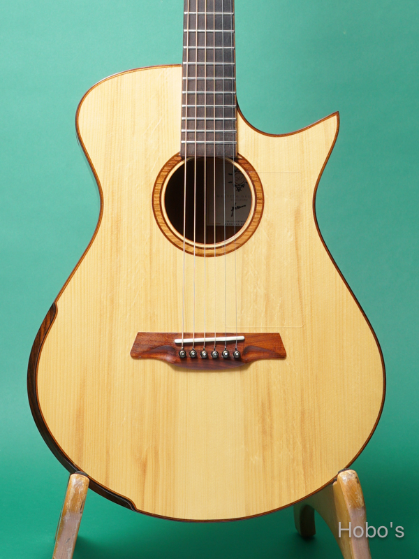 Maestro Guitars Vera SR CSB A 5