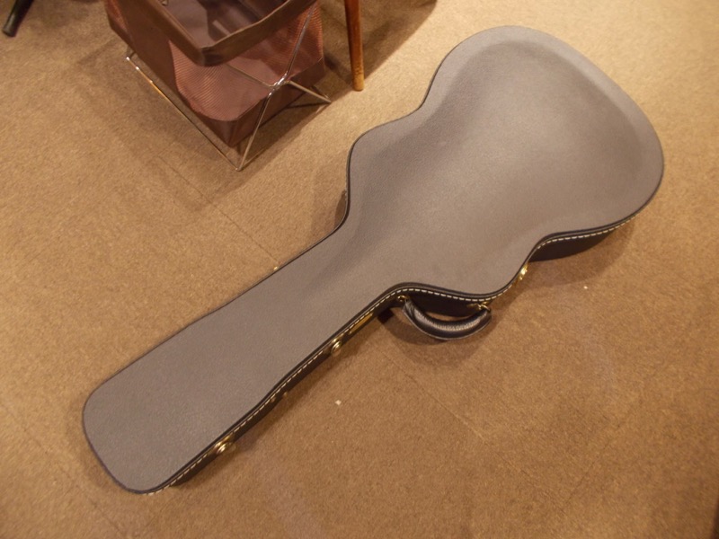 COLLINGS OM-3 G Custom "German Spruce Top" CASE