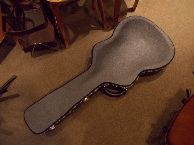 COLLINGS OM-2H T "Torrefied Top" CASE