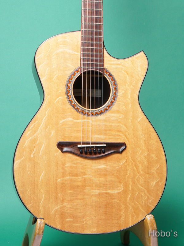 FUJII GUITARS (藤井 圭介)  OM  "Bear Claw Sitka Spruce / Brazilian Rosewood" 5