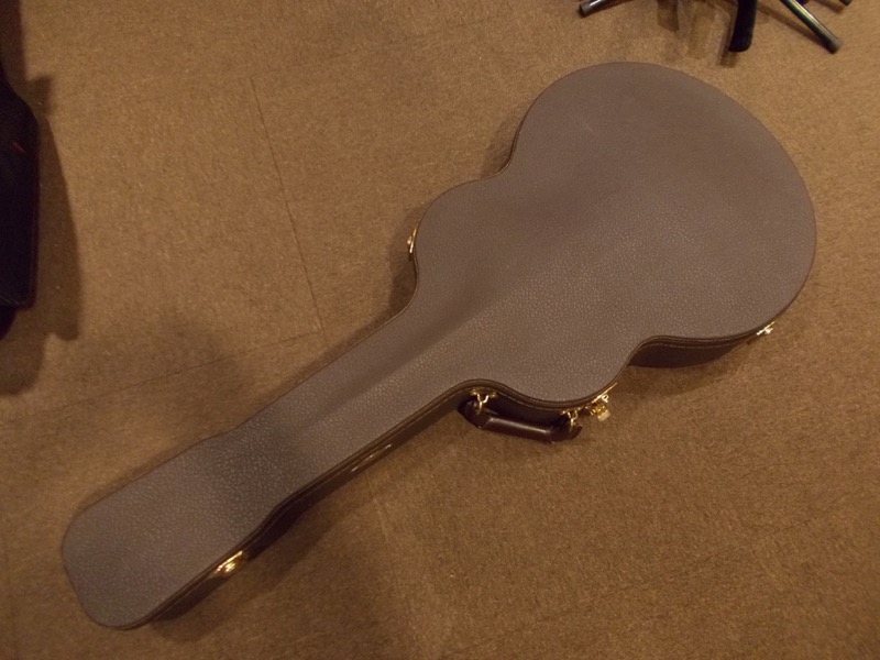 TAYLOR Custom GO "AAA Sitka Spruce Top"  CASE
