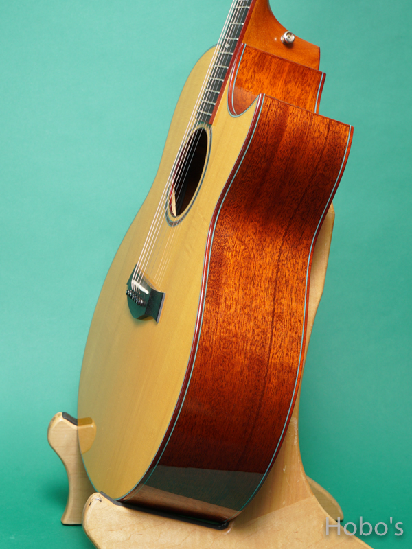 TAYLOR Custom GO "AAA Sitka Spruce Top"  8