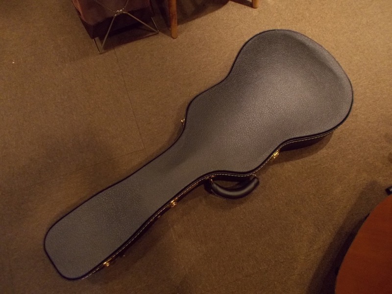 COLLINGS O-2H Baa G Custom "Varnish Finish"  CASE
