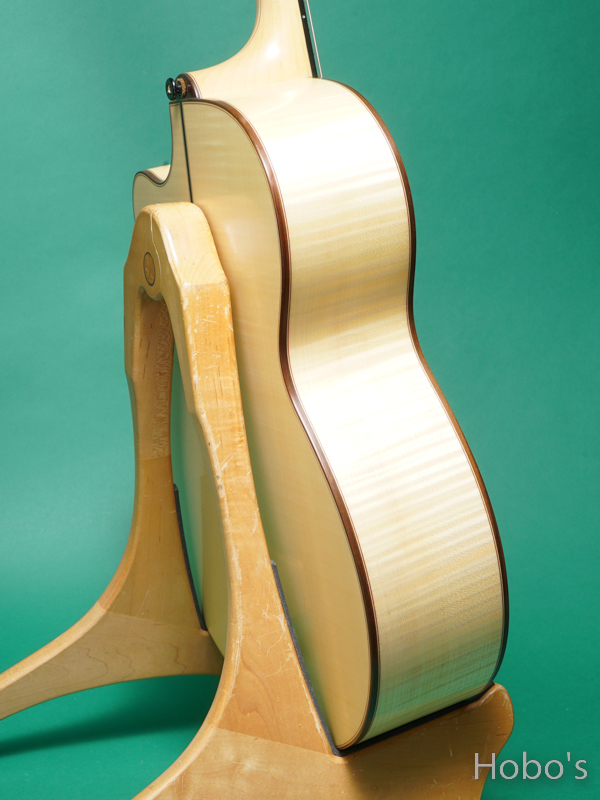 AVALON GUITARS A2-340C "Flamed Maple" 7