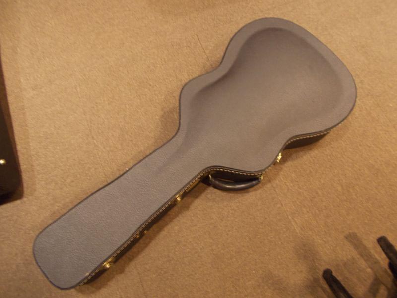 COLLINGS OM-2 E Cutaway Custom "Engelmann Top"  CASE