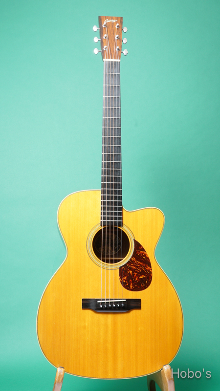 COLLINGS OM-2 E Cutaway Custom "Engelmann Top"  FRONT