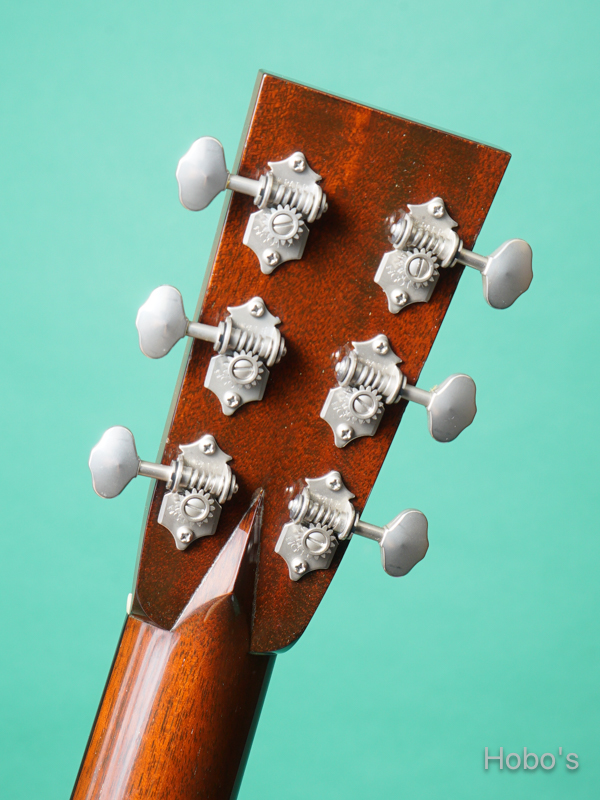 COLLINGS OM-2 E Cutaway Custom "Engelmann Top"  2