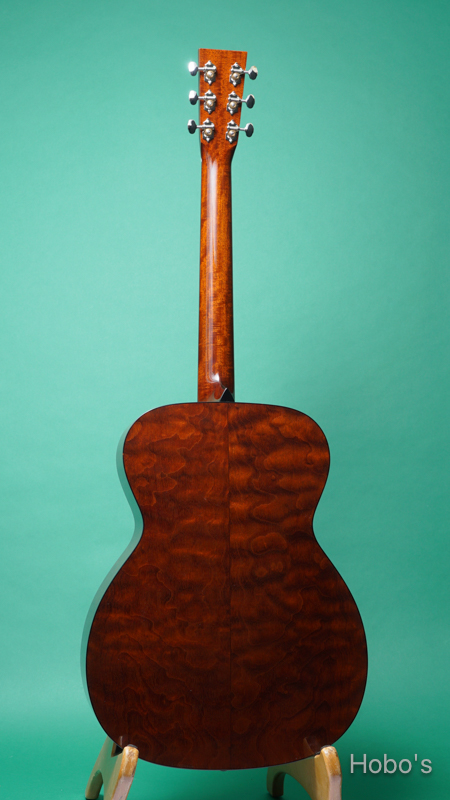 COLLINGS OM-1 Custom "Old growth Sitka / Quilted Mahogany" BACK