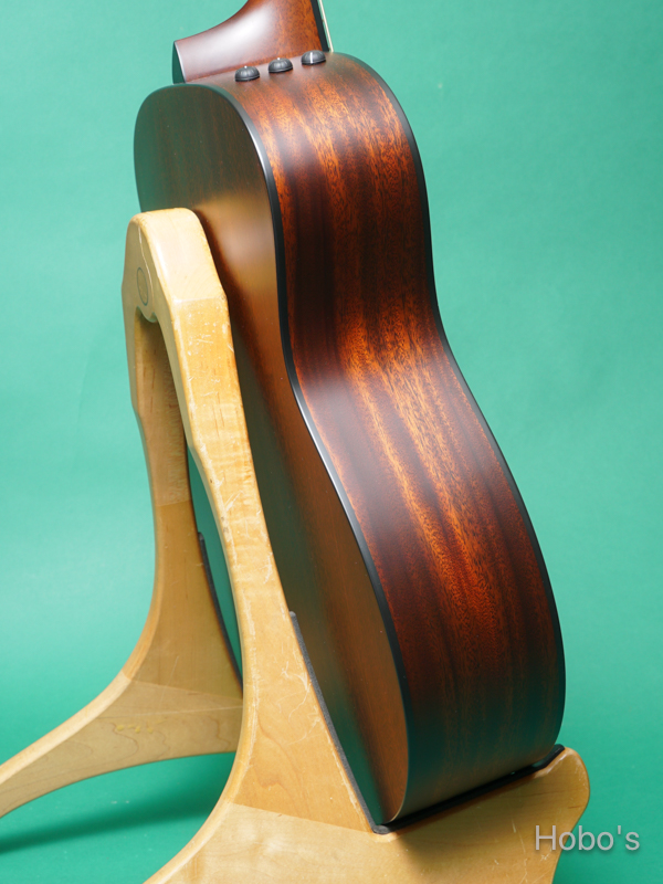 TAYLOR 326ce Baritone-8 LTD 7
